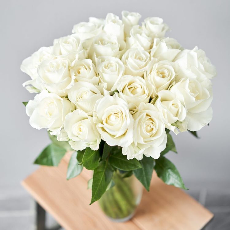 Монобукет из белых роз от AzaliaNow