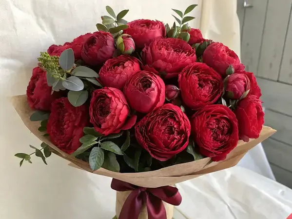 Какие цветы на годовщину свадьбы подарить