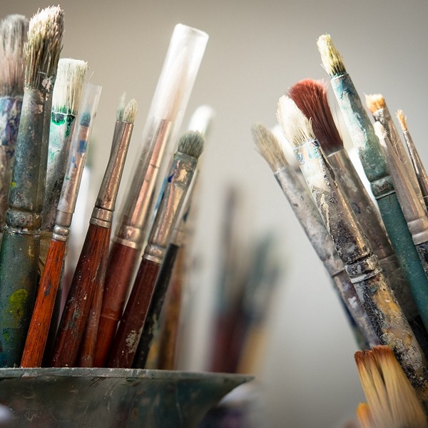 Праздники в декабре 2025 года в России: что и кому подарить