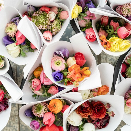 Букеты в бумажной упаковке