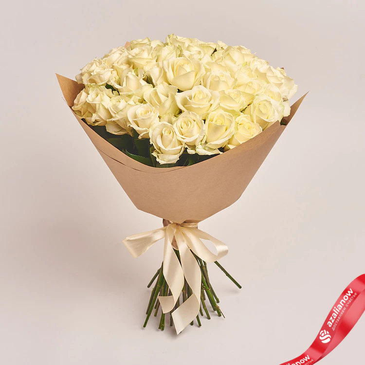 Фото 2: Акция! Букет из 51 белой розы в крафте. Сервис доставки цветов AzaliaNow