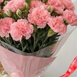 Маленькое фото 3: Букет из 25 розовых гвоздик в пленке