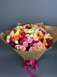 Фото флориста 4: Букет из 39 роз микс в крафте