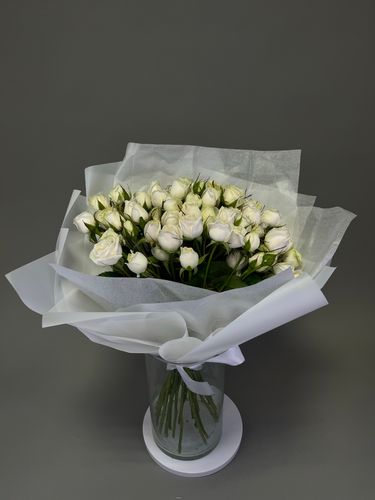 Фото флориста 1: 25 роз