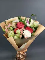 Фото флориста 1: Букет из роз, гвоздик, маттиолы «Песня любви»