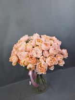 Фото флориста 6: Букет из 31 розовой розы с лентой, 40 см, Россия