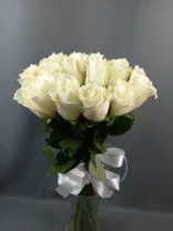 Фото флориста 4: Букет из 19 белых роз без упаковки