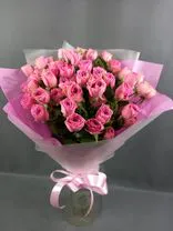 Фото флориста 1: Букет из 9 кустовых пионовидных розовых роз