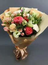Фото флориста 2: Букет из роз, гвоздик, маттиолы «Песня любви»
