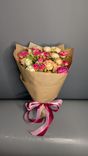 Фото флориста 1: Букет из 9 кустовых роз микс в крафте
