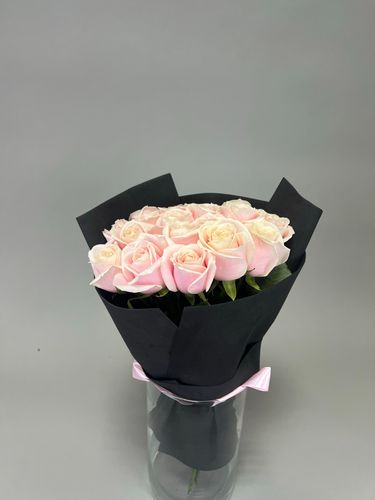 Фото флориста 1: Двухцветные розы