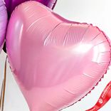 Маленькое фото 5: Композиция из 3 шаров с гелием, 1 фиолетовая звезда и 2 ярких сердца