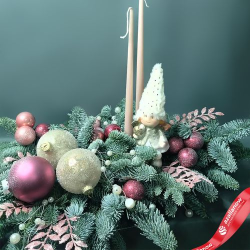 Фото 2: Новогодняя композиция «Еловые ветки с ангелом и свечами», D 50 см x H 20 см