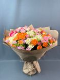 Фото флориста 2: Букет из 39 роз микс в крафте