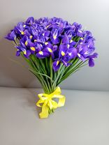 18 белых и 17 фиолетовых ирисов. Фото флориста - 0