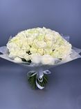 Фото флориста 1: Букет из 101 белой розы высшего сорта, 50 см, Россия
