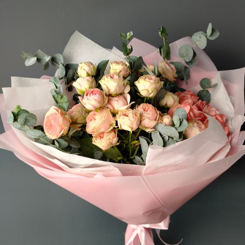 Фото флориста 1: Цветы метро Красногвардейская