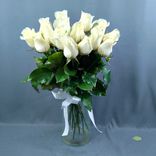 Фото флориста 3: 15 белых роз 60 см, Россия