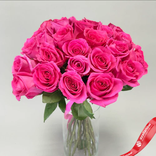 Фото 2: Букет из 25 малиновых роз под ленту, 50 см