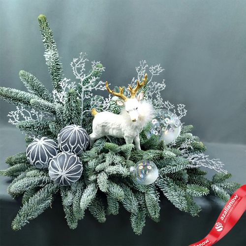 Новогодняя композиция «Еловые ветки с оленем», D 50 см x H 40 см