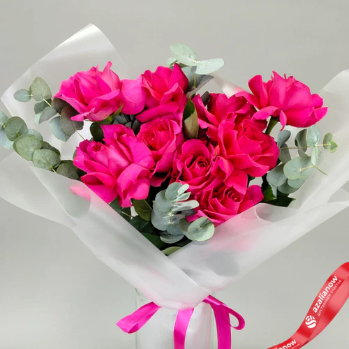 Фото 2: Премиальный букет «Виктория» из 9 вывернутых розовых роз с эвкалиптом в прозрачной плёнке, 50 см