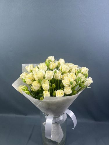 Фото флориста 1: Розы кустовые пионовидные