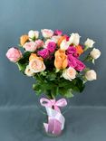 Фото флориста 1: 9 кустовых роз микс, Россия