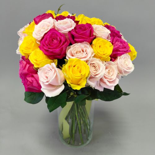 Фото флориста 1: 25 роз