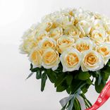 Маленькое фото 2: Букет из 31 белой розы «А вот и я». Сервис доставки цветов AzaliaNow