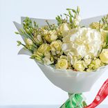 Маленькое фото 2: Акция! Букет из белых роз, лизиантусов и гортензии «Белоснежный». Сервис доставки цветов AzaliaNow