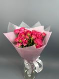 Фото флориста 1: Букет из 9 кустовых пионовидных розовых роз
