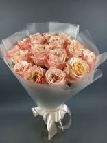 Фото флориста 1: Букет из 17 пионовидных роз «Ванильное небо»