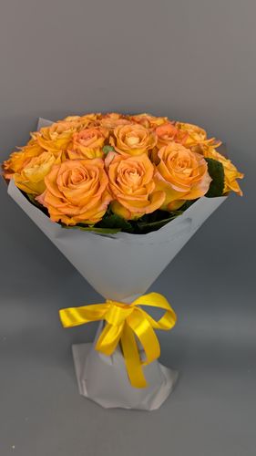 Фото флориста 2: 19 роз