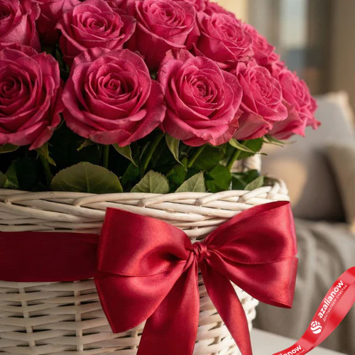 Фото 3: Букет в корзине из 303 малиновых роз Freude «Фрейд», 60 см