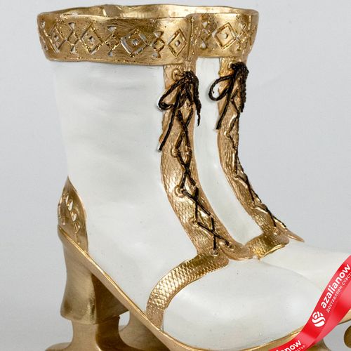 Фото 2: Сувенир «Коньки» (полирезин), Н18,5х19х11,5см, белый/золотой