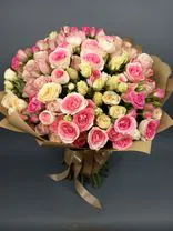Фото флориста 5: Букет из 39 роз микс в крафте