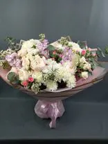 Фото флориста 1: Букет из роз, гвоздик, хризантем, ваксфловера «Незабываемые эмоции»