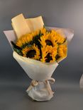 Фото флориста 3: Букет из 7 подсолнухов «Пусть всегда будет солнце»