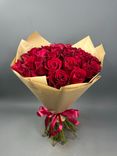 Фото флориста 2: Акция! Букет из 29 красных роз в крафте