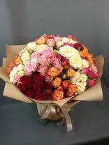 Фото флориста 1: Букет из 39 роз микс в крафте