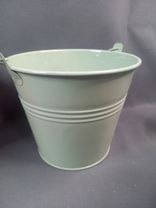 Фото флориста 1: Кашпо «Три Линии Ведерко с ручкой» (металл), D15xH13,5см, зеленый