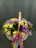 Фото флориста 2: Акция! Букет из 19 хризантем микс «Корзина счастья»
