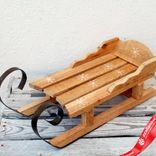 Маленькое фото 1: Сувенир «Санки» (дерево), 34х14х11см, коричневый