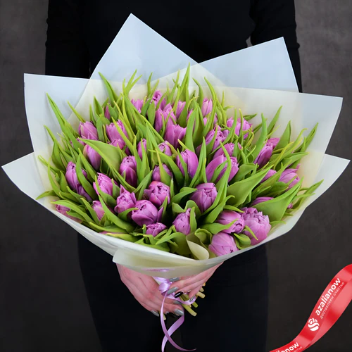 Фото 1: Букет из 30 фиолетовых тюльпанов. Сервис доставки цветов AzaliaNow