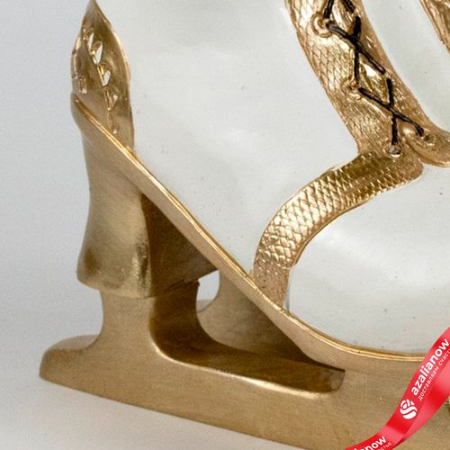 Фото 5: Сувенир «Коньки» (полирезин), Н18,5х19х11,5см, белый/золотой