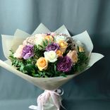 Фото флориста 1: Букет из роз, гвоздик и фисташки «Любовный приворот»