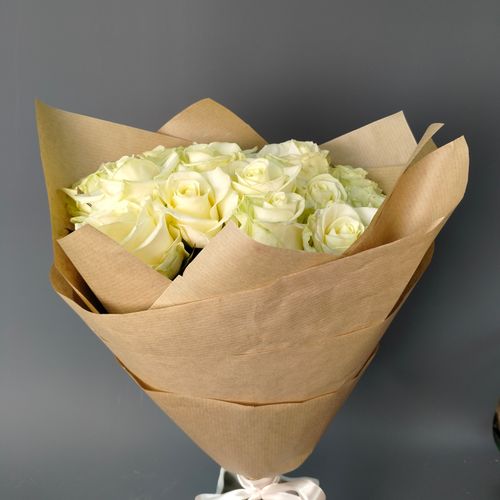 Фото флориста 3: Дорогие белые розы