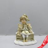 Маленькое фото 1: Сувенир «Девочка» (полирезин), H13x10,5x6см, золотой
