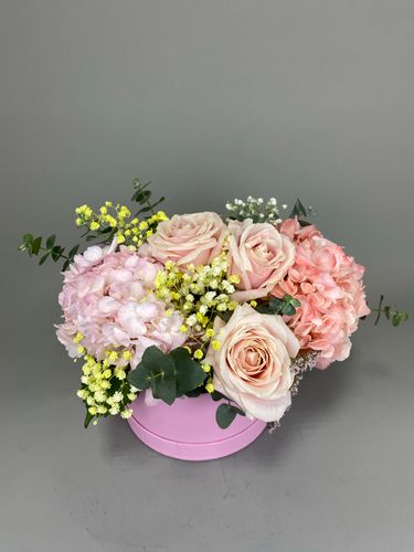 Фото флориста 3: Розовые пионовидные розы