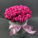 Фото флориста 4: Букет из 9 кустовых пионовидных розовых роз в коробке